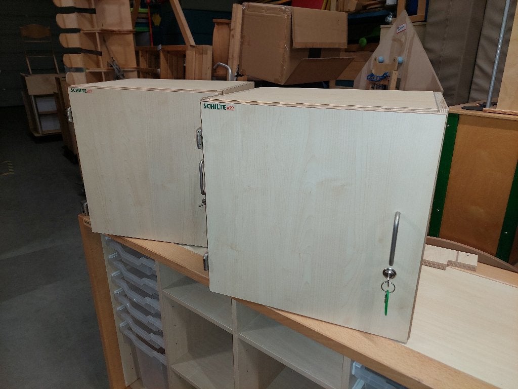 Set van 6 Schilte hang wand kasten met slot 4 links 2 rechts, Ophalen of Verzenden, Zo goed als nieuw, Kast