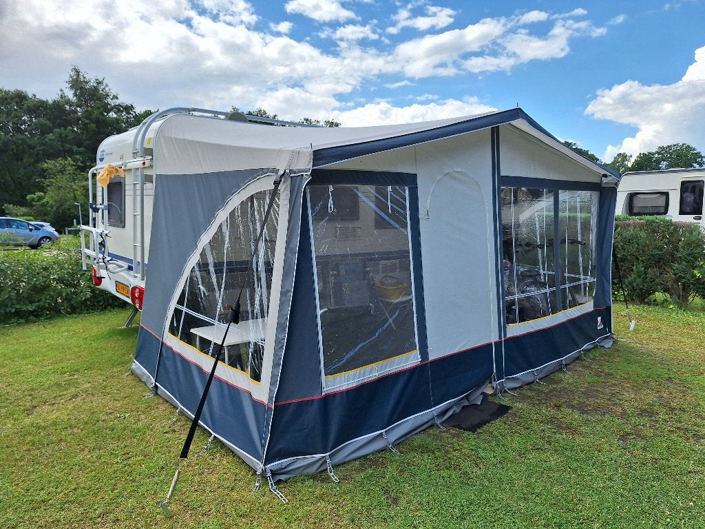 Hobby 400 SB de luxe easy van 2004 met voortent en luifel, Caravans en Kamperen, Caravans, Overige typen, Hobby, 750 - 1000 kg