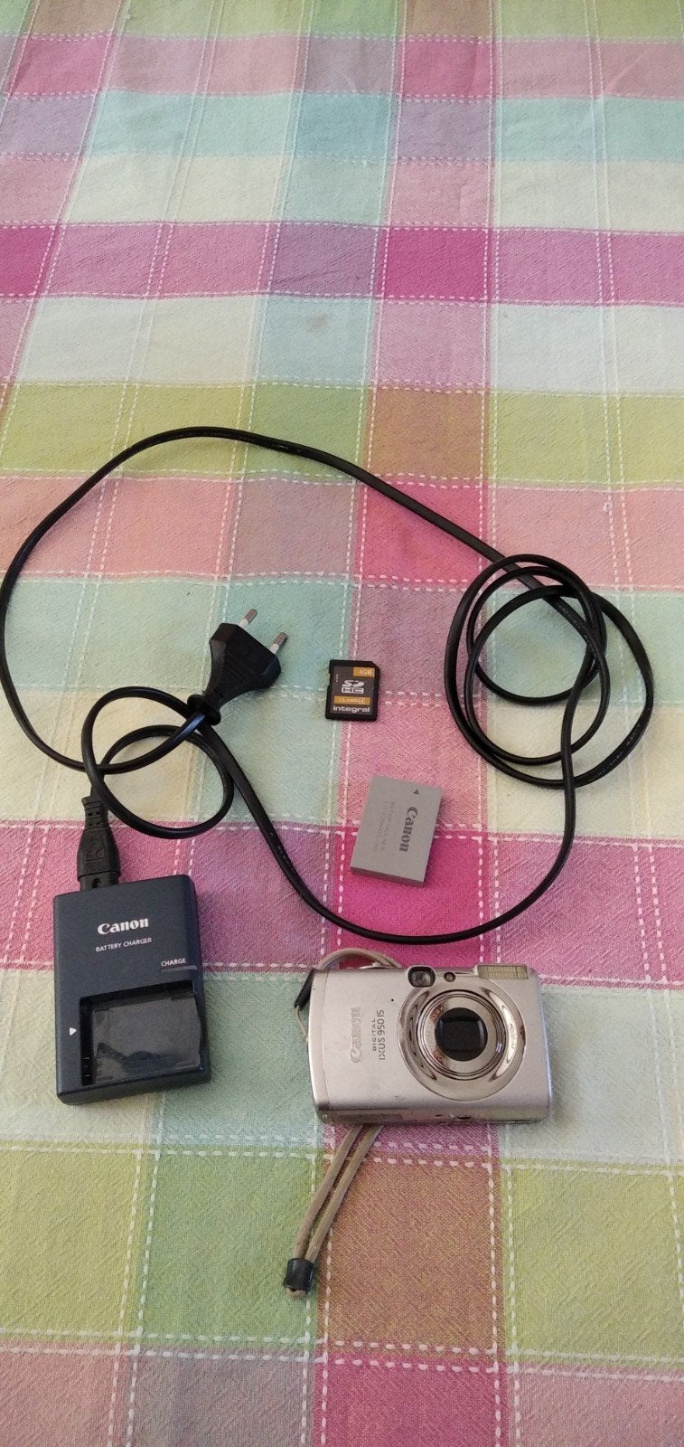 Canon Digital IXUS 950 IS met accessoires, SD, Gebruikt, Canon, Ophalen of Verzenden