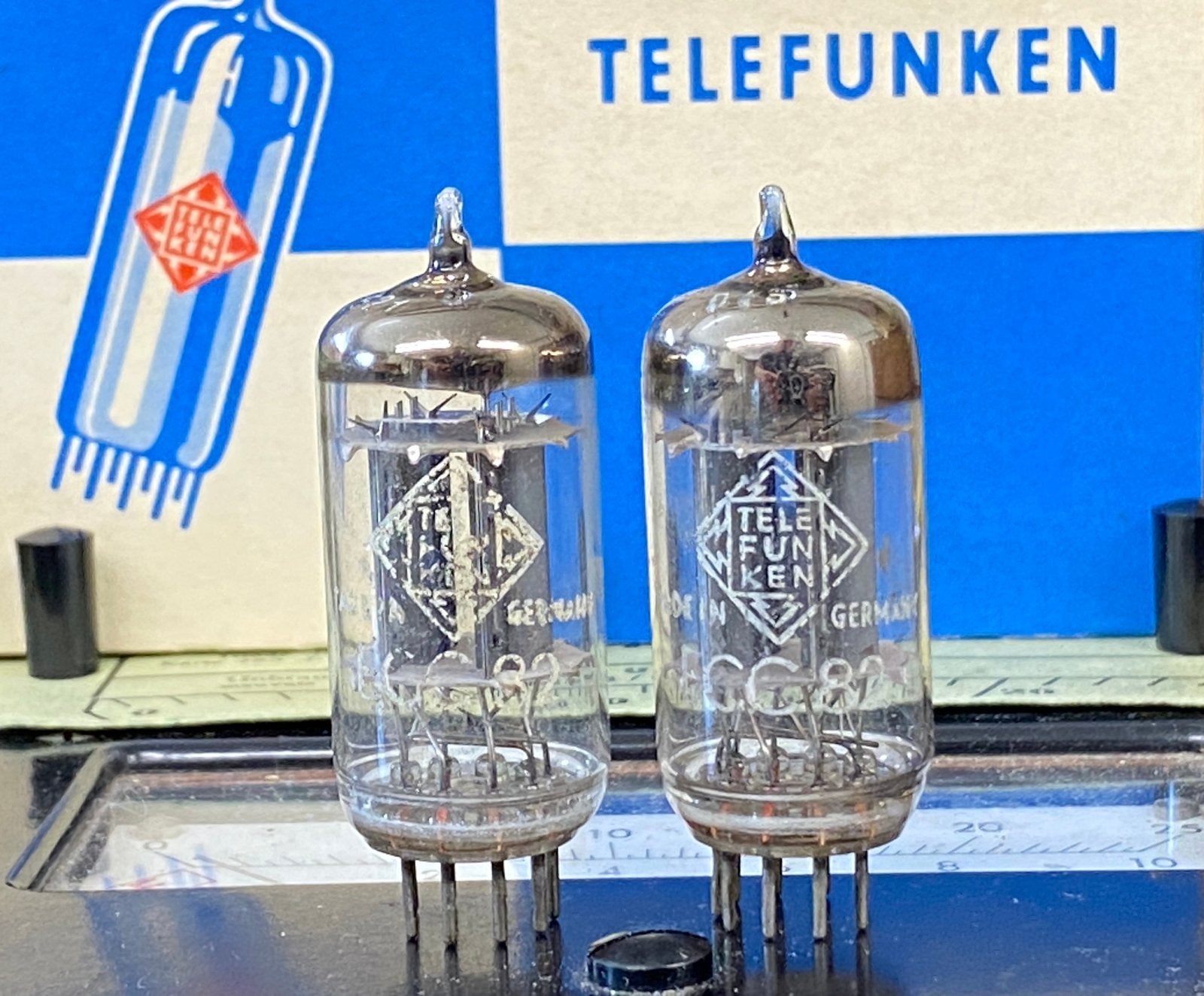 ECC82 Telefunken Ribbed Plate Nos & 12AU7 RCA Blackplates, Ophalen of Verzenden