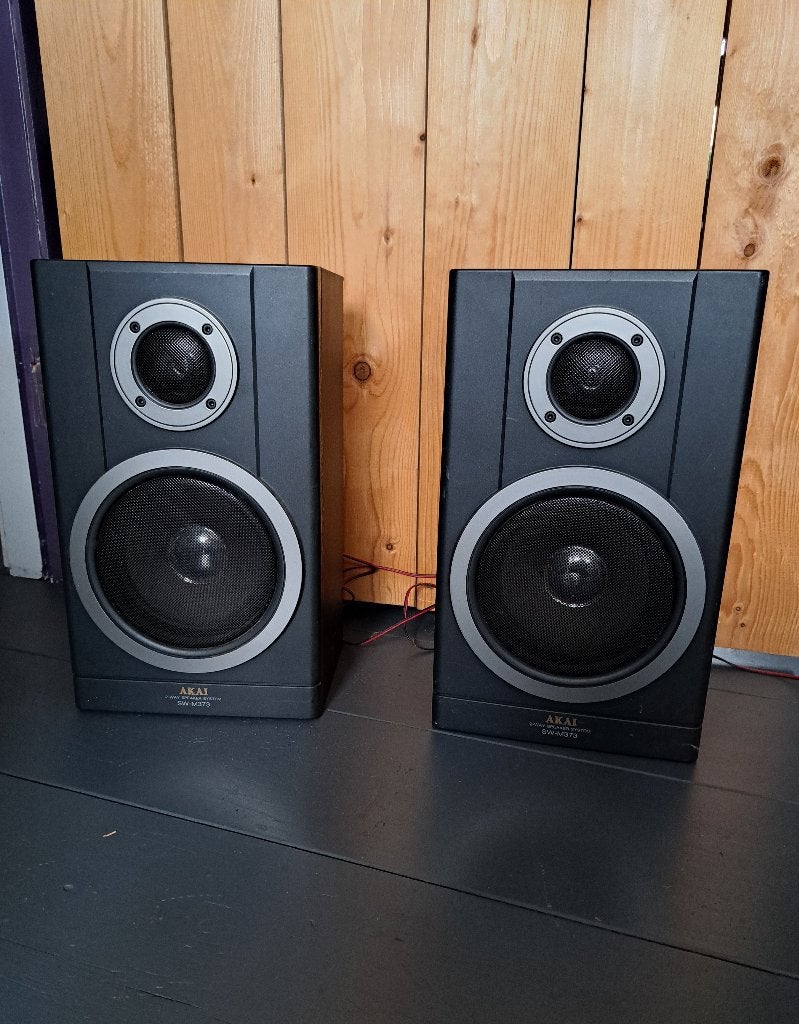 Akai speakers SW M373, Stereo speakers, Gebruikt, Minder dan 60 watt, Ophalen