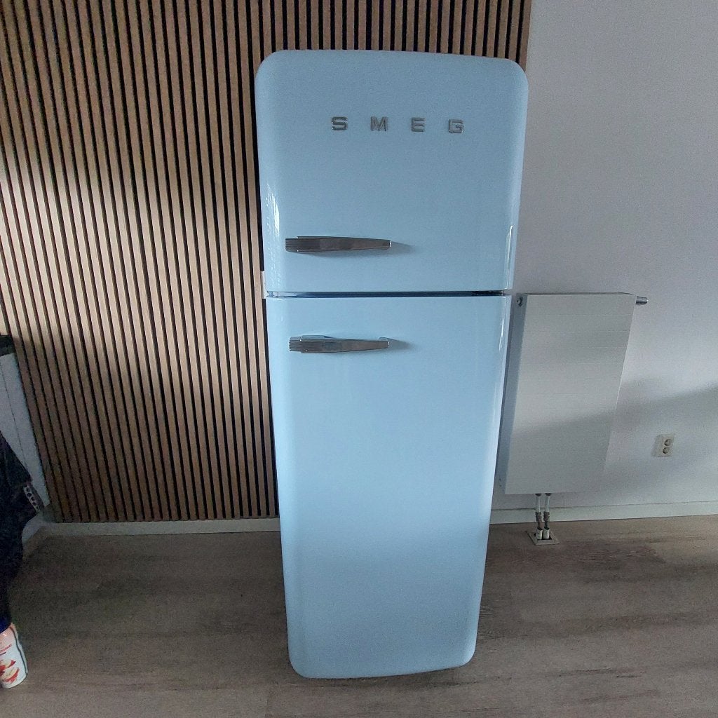 SMEG koel/vriescombinatie Pastelblauw, Ophalen, 200 liter of meer, 60 cm of meer, Met aparte vriezer