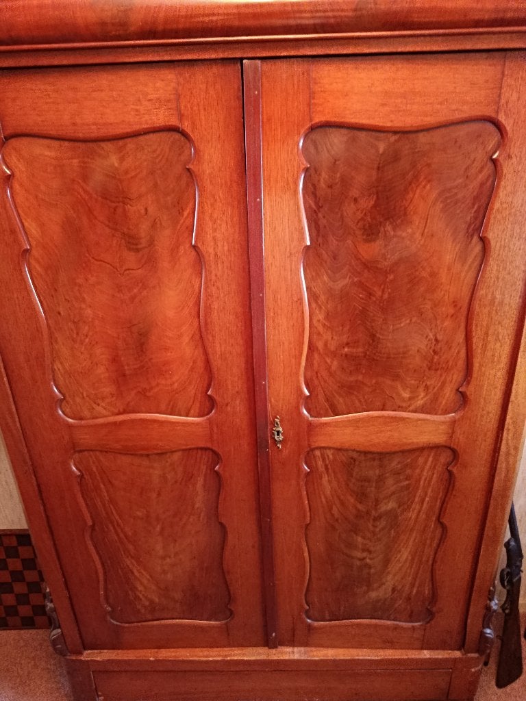 Laken kast antiek, Ophalen