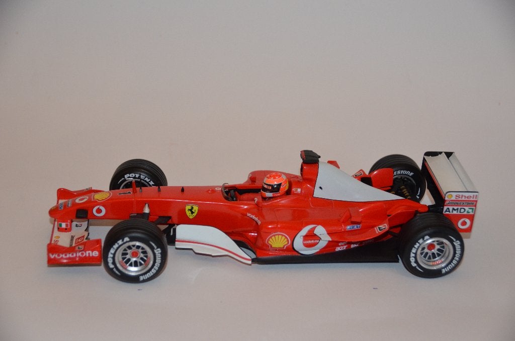 Ferrari F1 2003-GA 1/18 hotwheels MSC, Hobby en Vrije tijd, Modelauto's | 1:18, Ophalen of Verzenden, Zo goed als nieuw, Auto