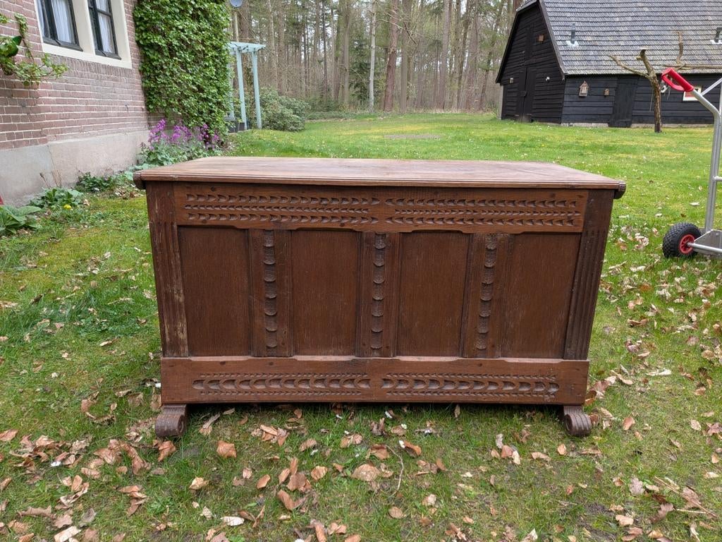 Antieke dekenkist, Ophalen