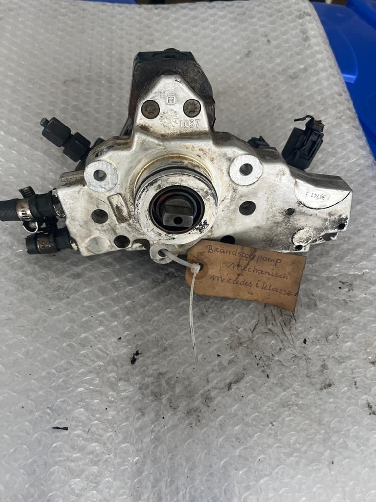 Diesel brandstofpomp mechanisch Mercedes E-klasse, Ophalen of Verzenden, Gebruikt