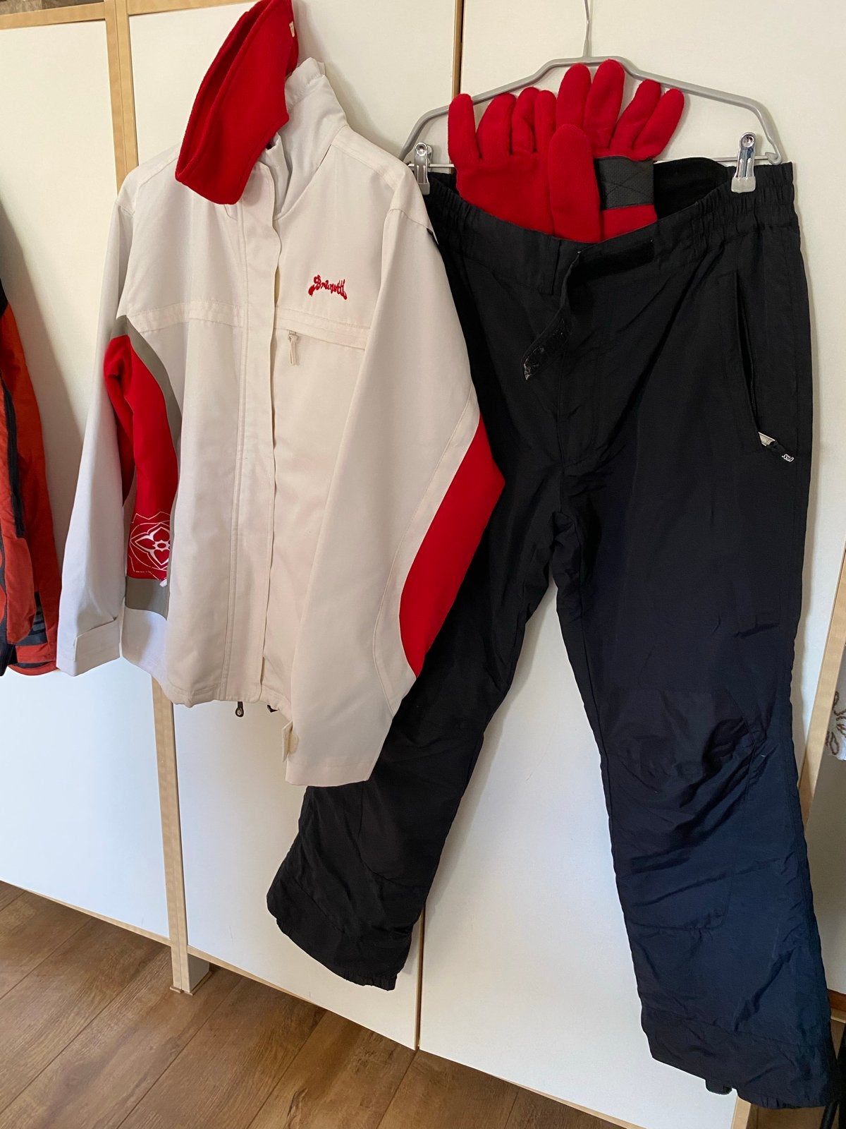 Brunotti ski-jas en Cross skibroek handschoenen, haarband, Ophalen of Verzenden, Gedragen, Maat 46/48 (XL) of groter, Jack