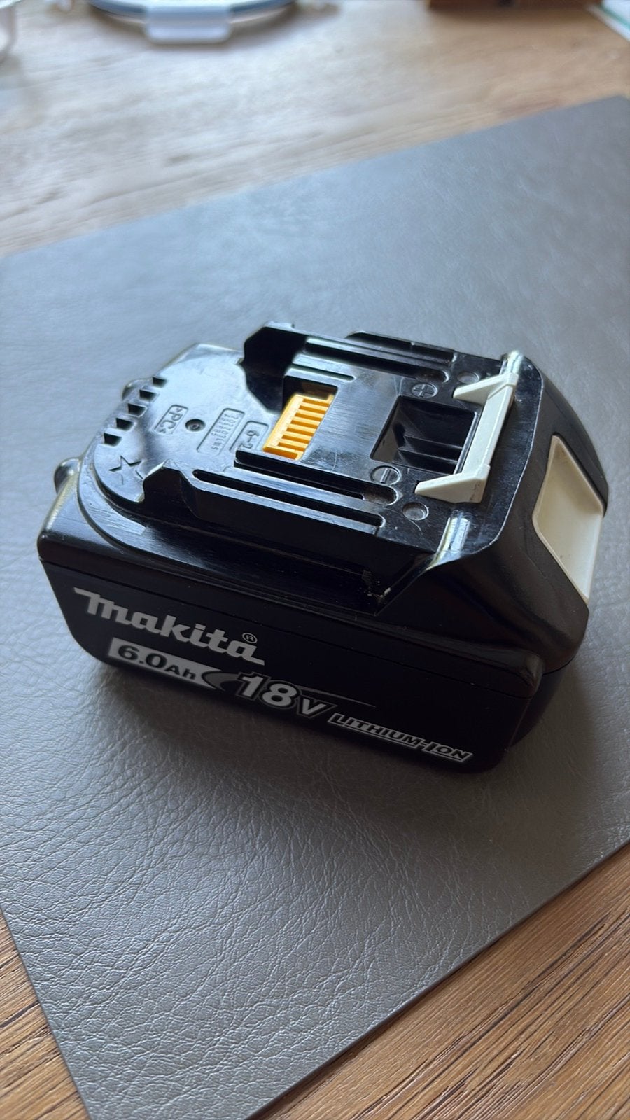 Makita 6.0 accu lithium 18v, Ophalen, Gebruikt