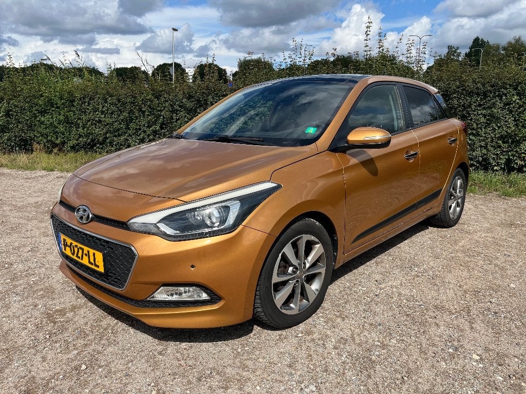 Hyundai i20 1.2i 84PK Premium, Voorwielaandrijving, Leder, Handgeschakeld, 955 kg