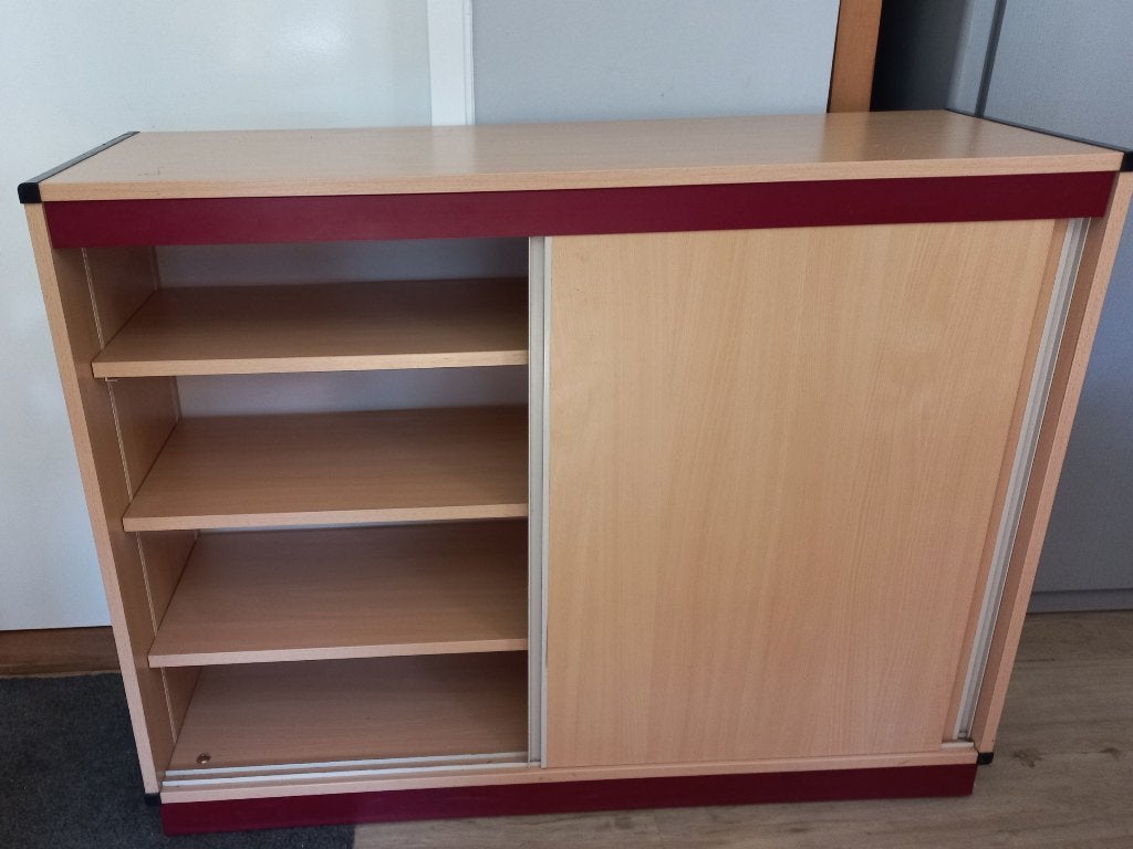 kast op wielen, Ophalen, Met plank(en), Gebruikt, 100 tot 150 cm
