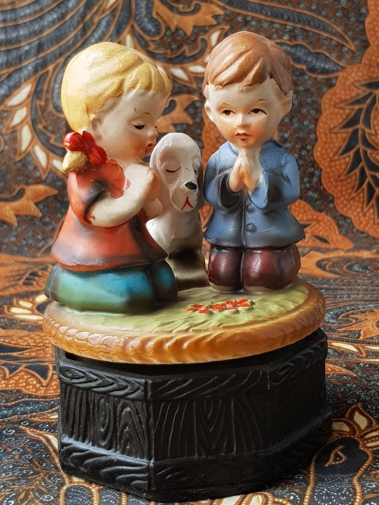 Mooie oude muziekdoos uit Duitsland van porselein 15 cm., Ophalen of Verzenden