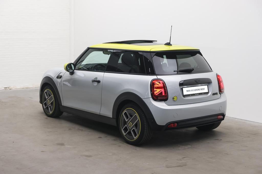 MINI Electric Classic / Panoramadak / Sportstoelen / Stuurve, 1340 kg, Met garantie (alle), 4 stoelen, Alcantara