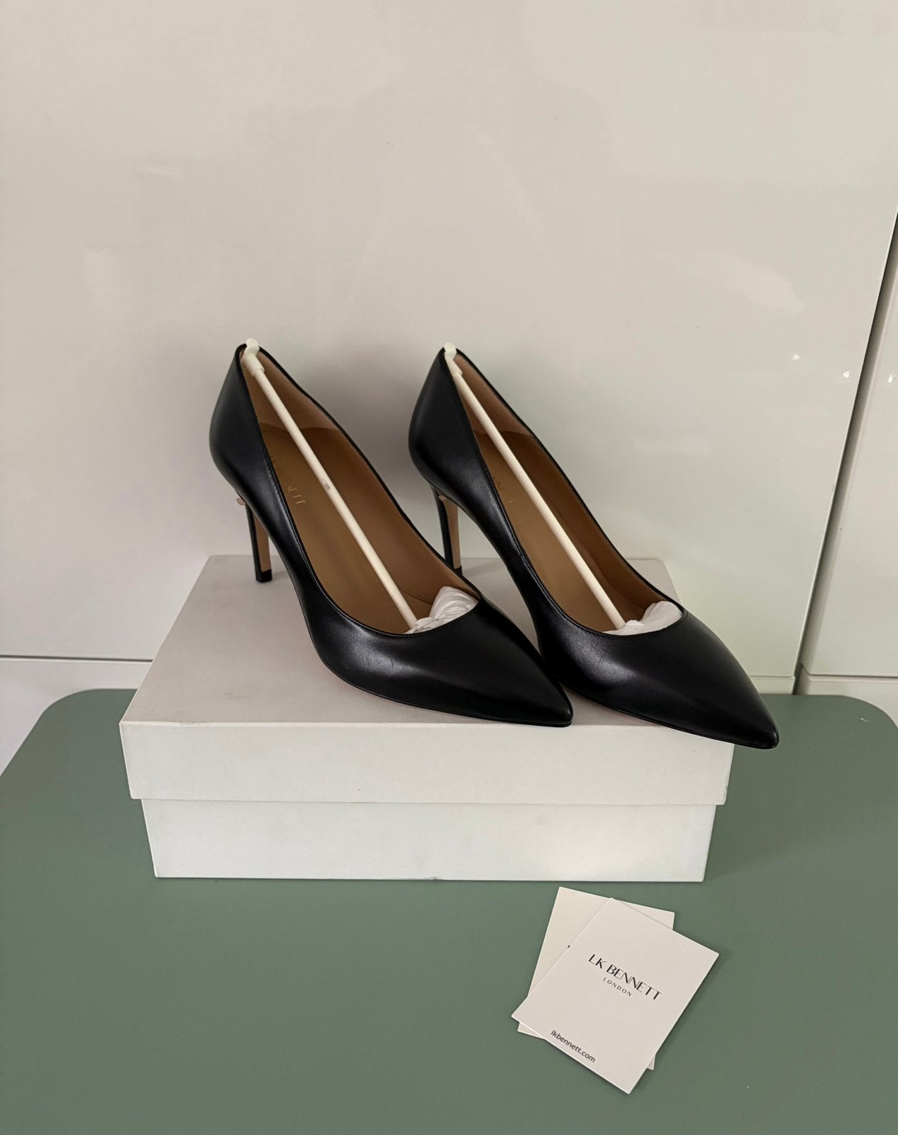 LK Bennett zwarte hakken NIEUW, Zwart, Nieuw, Ophalen of Verzenden, Schoenen met hoge hakken