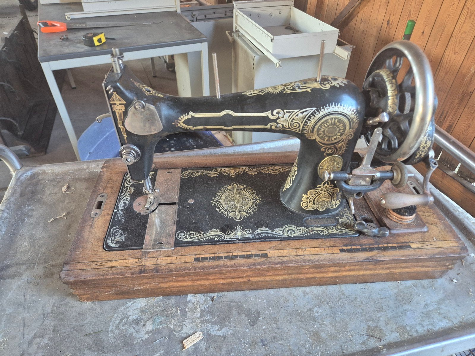 Antieke Naaimachine met Houten Koffer - Decoratief, Ophalen