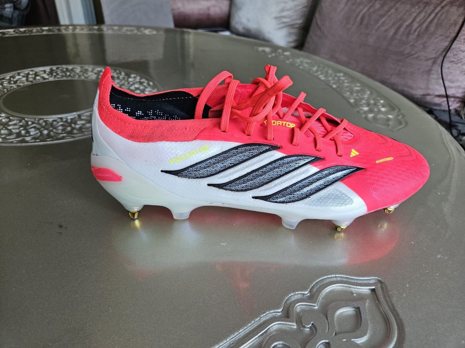 2 Adidas Predator voetbalschoenen, Maat XS of kleiner, Schoenen, Ophalen of Verzenden, Zo goed als nieuw