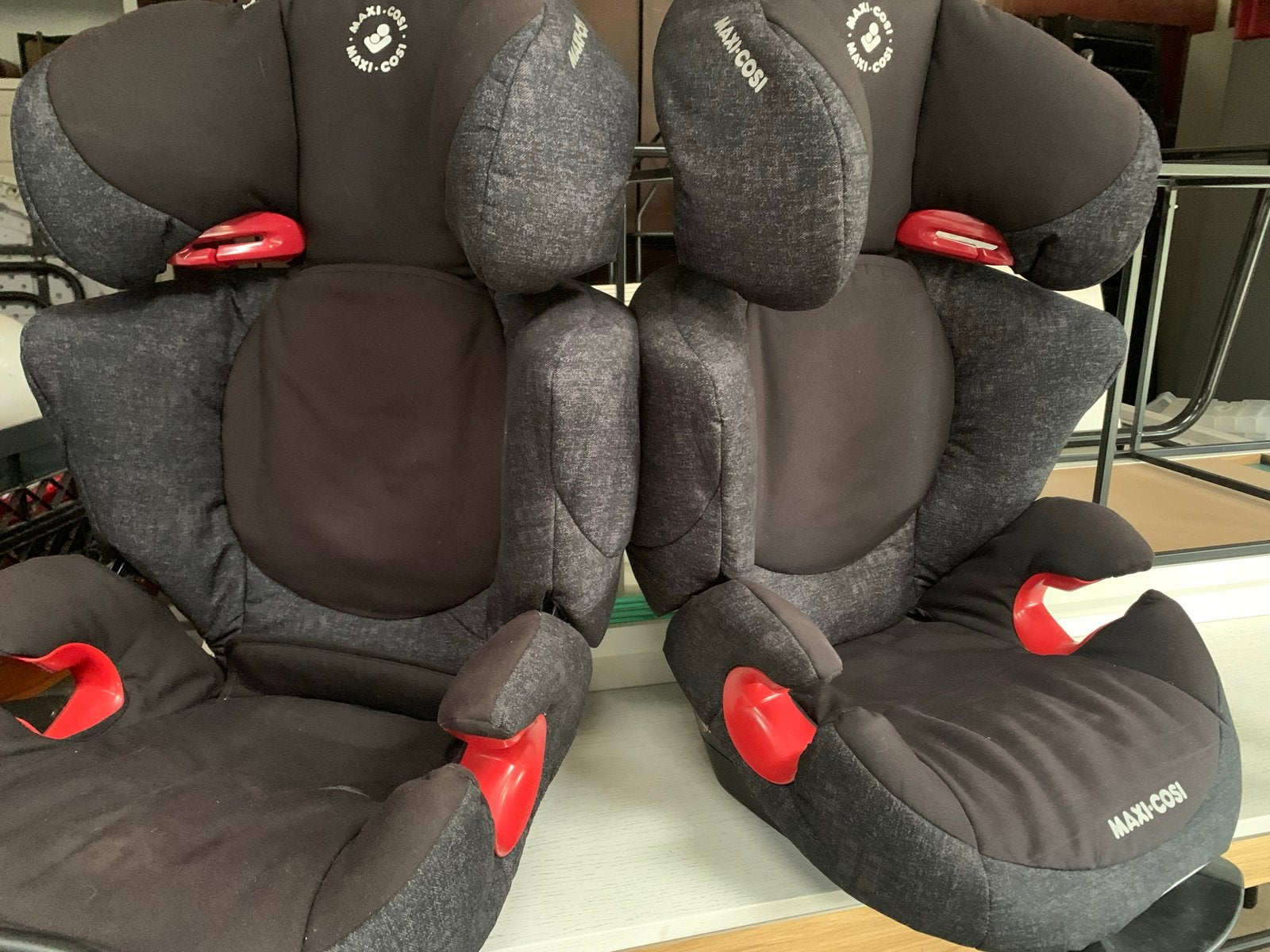 2 Maxi-Cosi autostoelen Nomad Black, Ophalen, 15 t/m 36 kg, Zijbescherming, Maxi-Cosi