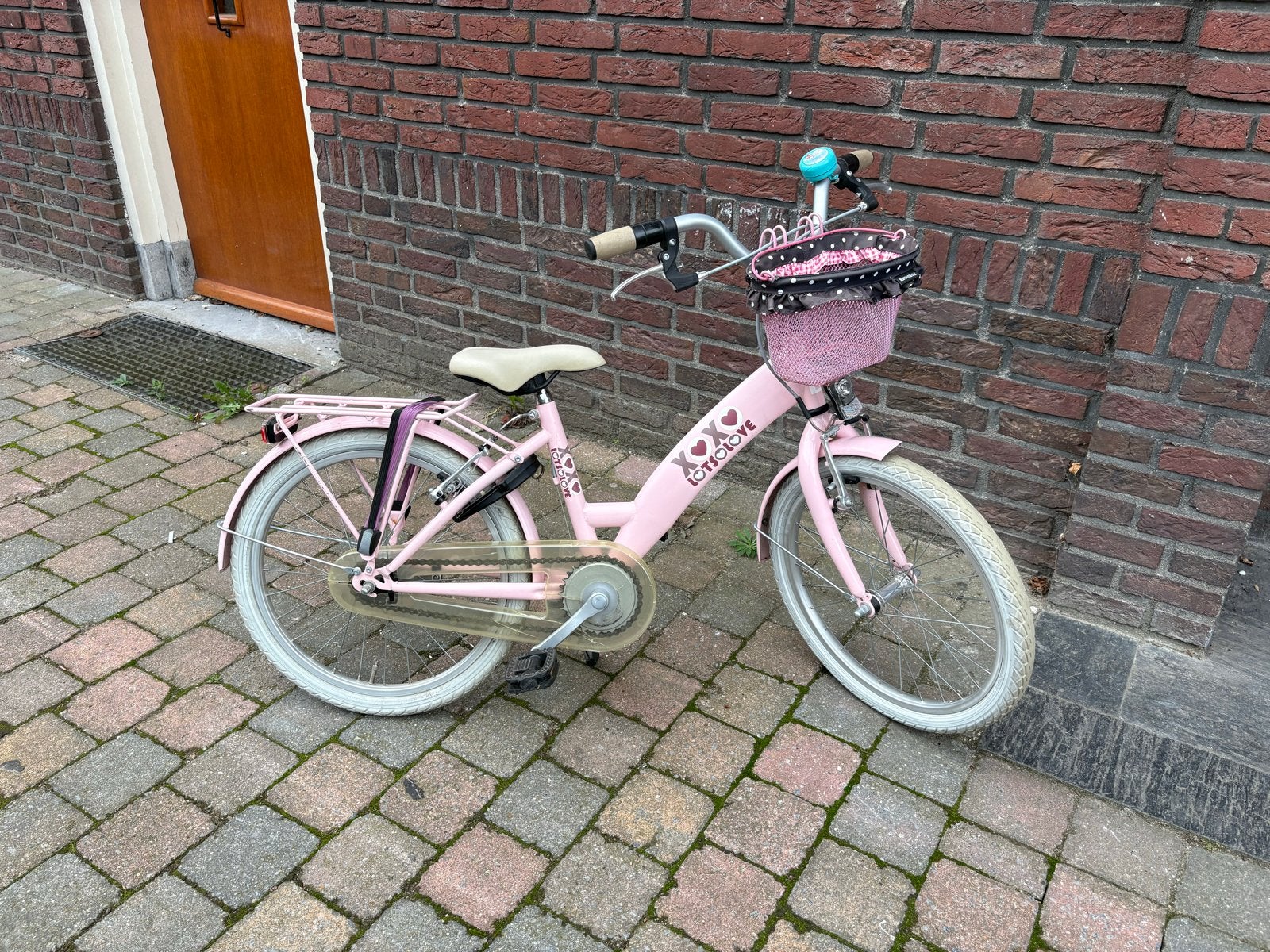 Roze kinderfiets met mandje en bagagedrager, Ophalen, Gebruikt, Velgrem, 20 inch of meer