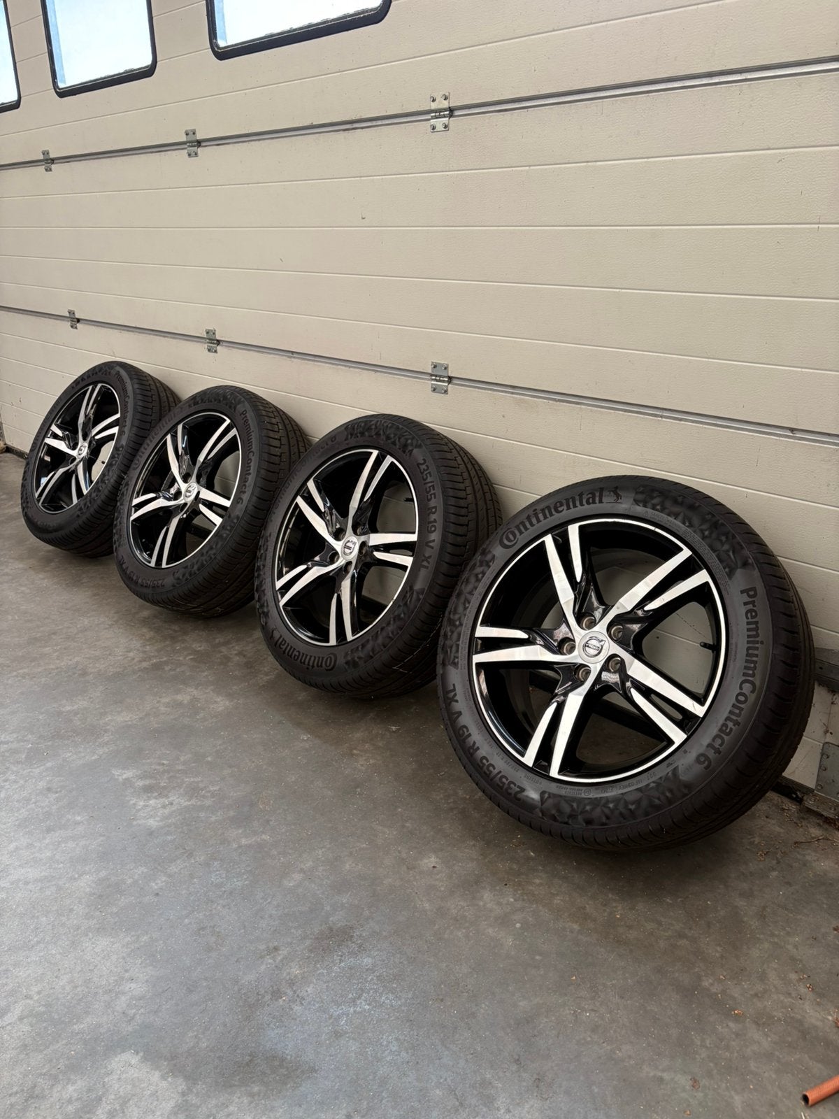 Volvo XC60 R-design 19 inch zomerset Conti 6+ mm