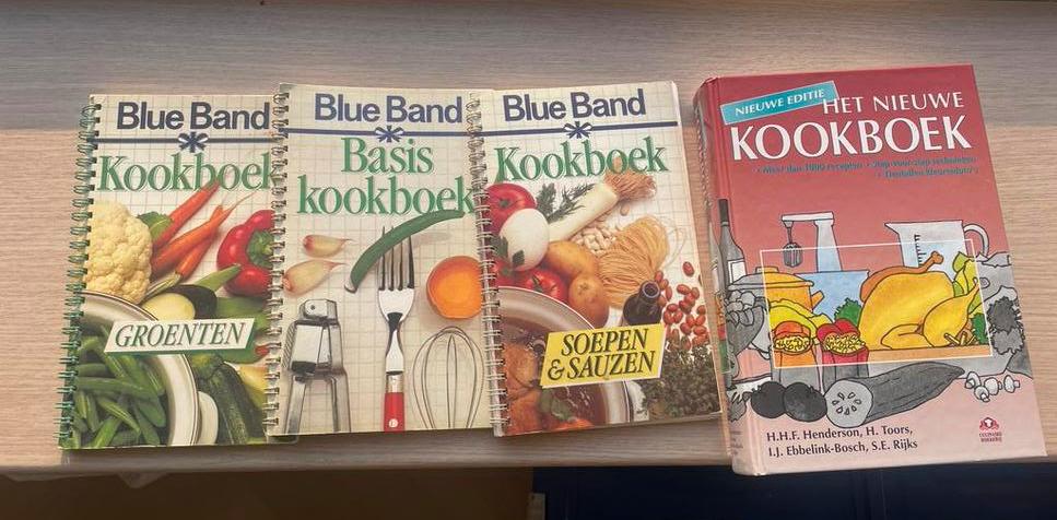 Blueband Kookboeken: Basis, Groenten, Soepen & Sauzen + Het, Gelezen, Voorgerechten en Soepen, Ophalen of Verzenden, Gezond koken