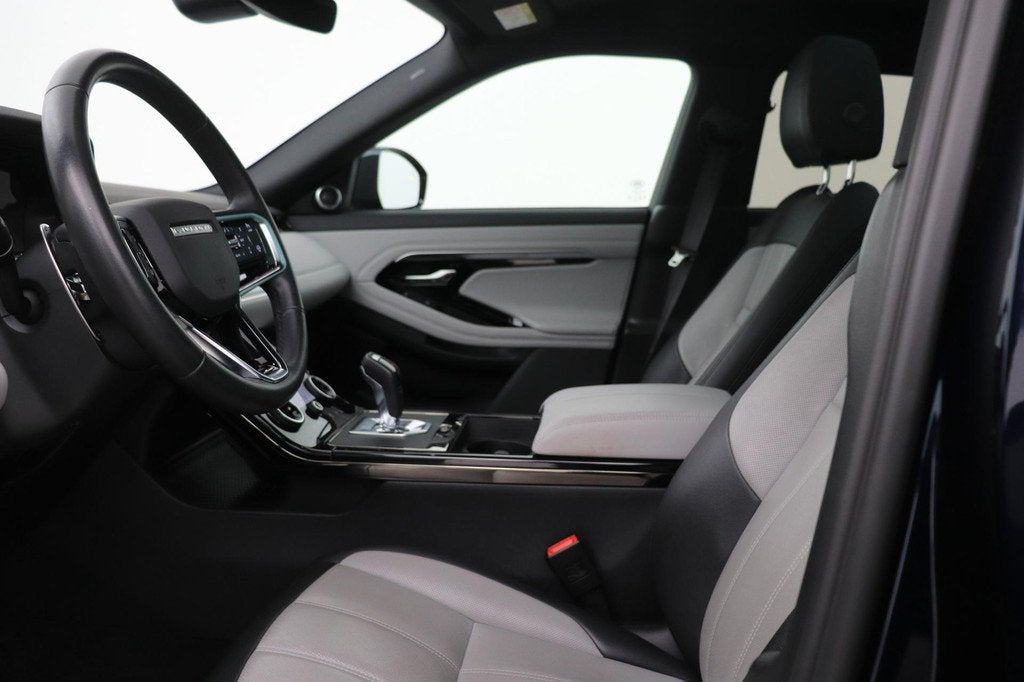 Land Rover Range Rover Evoque P300e R-Dynamic SE | Panoramad, Auto's, Land Rover, Automaat, 309 pk, Stof, Euro 6