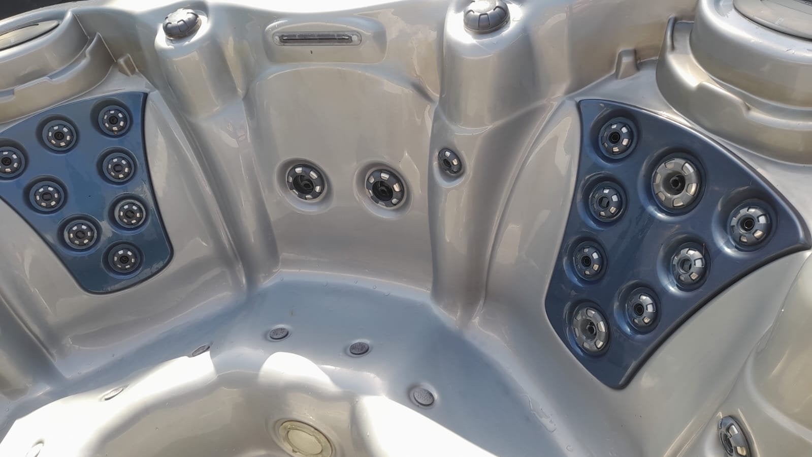 Luxe Jacuzzi met krachtige jets  werkt niet goed., Ophalen of Verzenden, Gebruikt, Afdekzeil, Vast