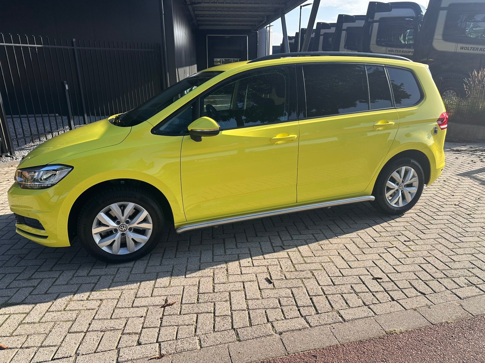 Volkswagen touran / taxi, Stof, Bedrijf, Diesel, Dealer onderhouden