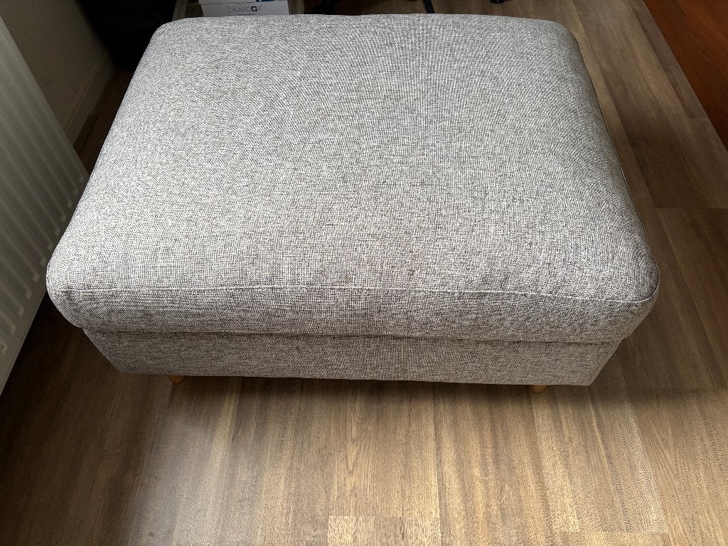 Bolia poef met opbergruimte 85x70x45 cm - als nieuw, Ophalen, 75 tot 100 cm, Zo goed als nieuw, Rechthoekig