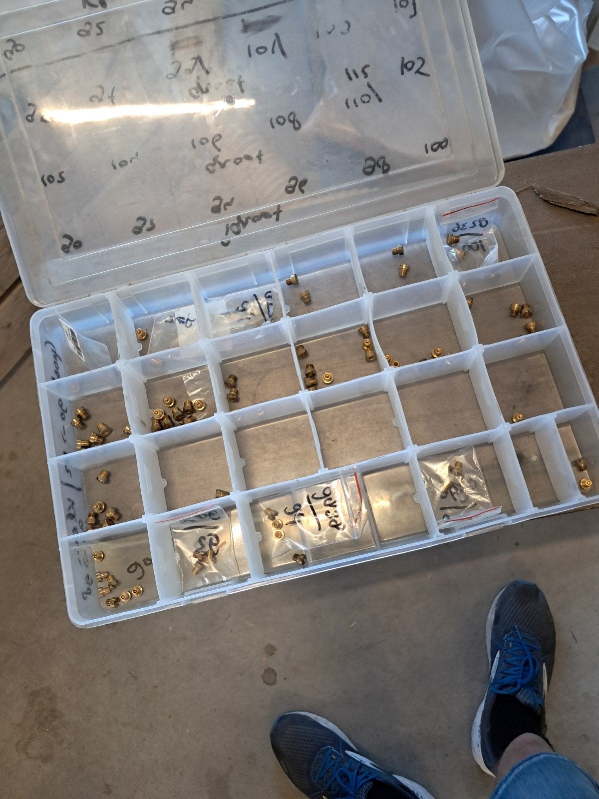 Te koop sorteerbak met 80 dellorto sproeiers, Fietsen en Brommers, Ophalen of Verzenden, Carburateur, Overige merken