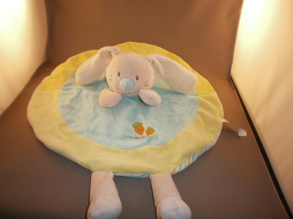 pia toys internationale konijn rond doekje 2 wortels op doek, Overige merken, Overige karakters, Ophalen of Verzenden, Wasbaar