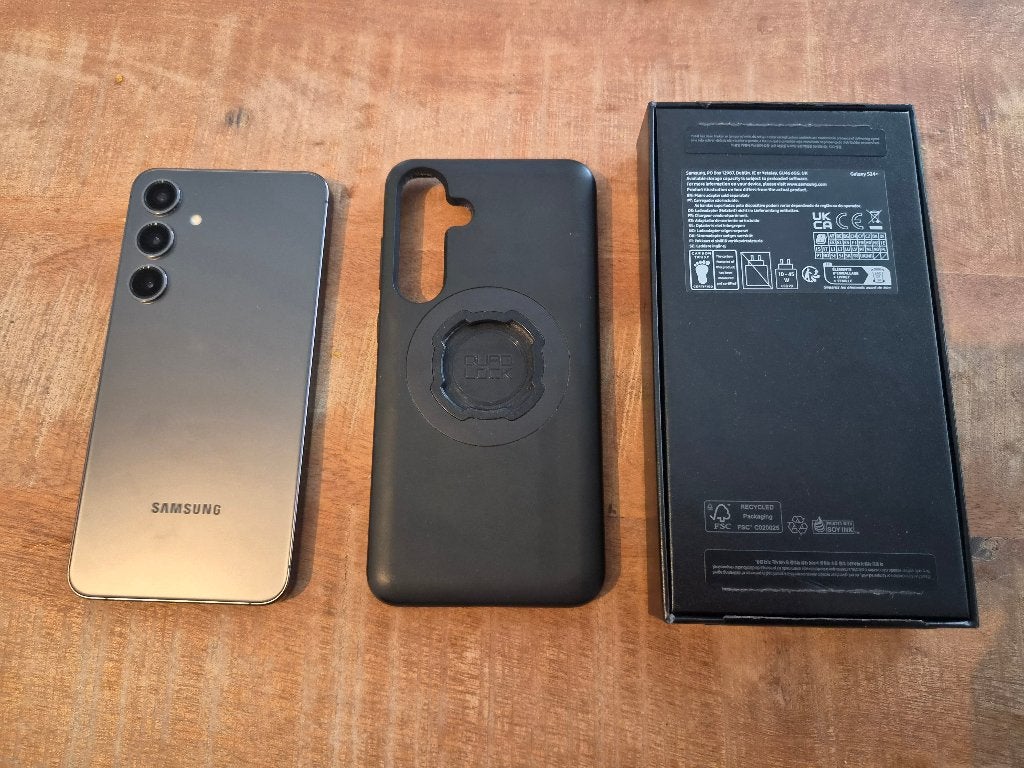 Foto 3 van Samsung S24+ 256GB incl Screen protector en Quadlock Hoesje