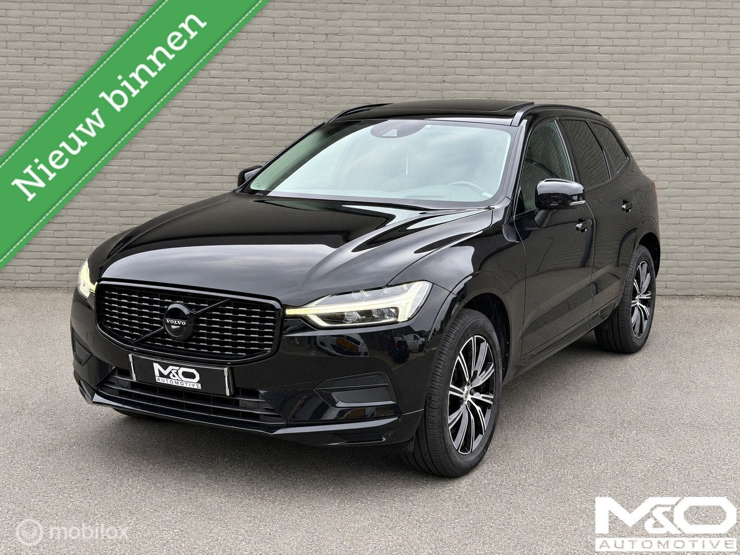 Volvo XC60 2.0 B5 INSCRIPTION | PANO | TREKHAAK | LED | HUD, Gebruikt, 4 cilinders, 1969 cc, Zwart
