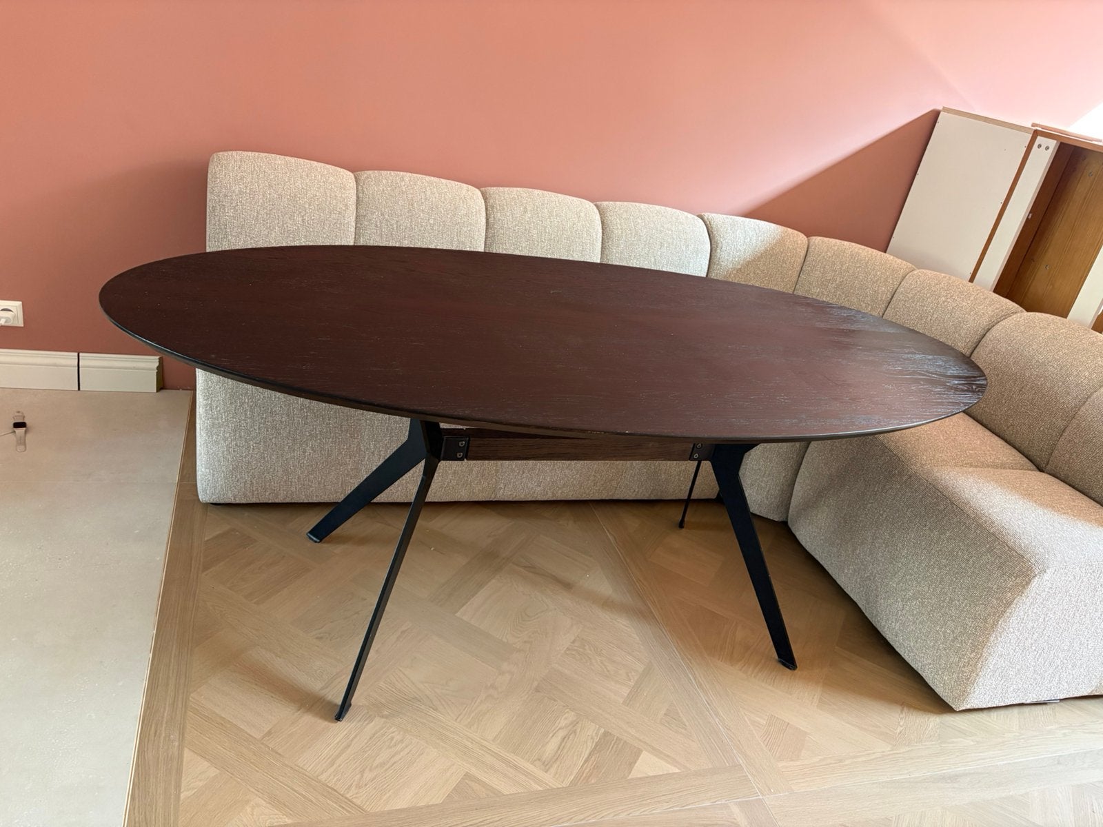Massief eiken ovale eettafel zwart metalen onderstel, Huis en Inrichting, Tafels | Eettafels, Ophalen, 100 tot 150 cm, 200 cm of meer