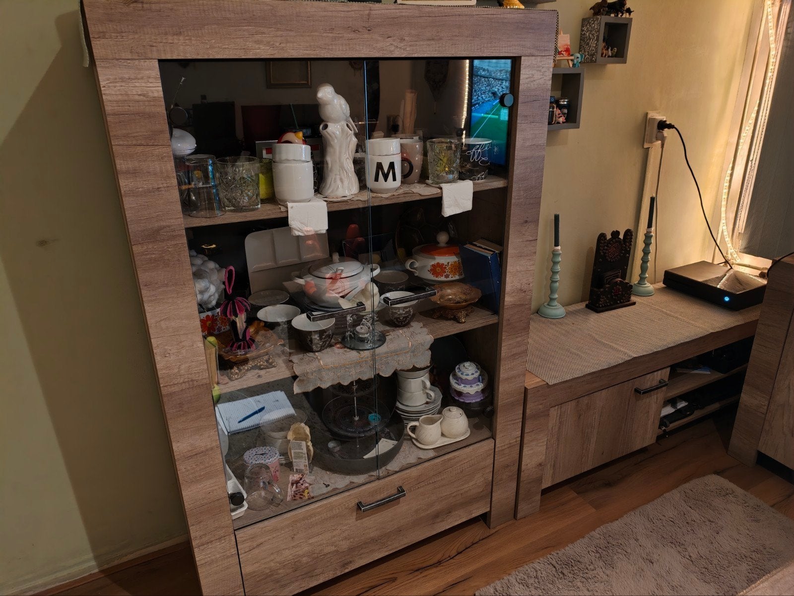 Foto 4 van Complete Woonkamer- Dressoir, TV-meubel, Salontafel, Vitr