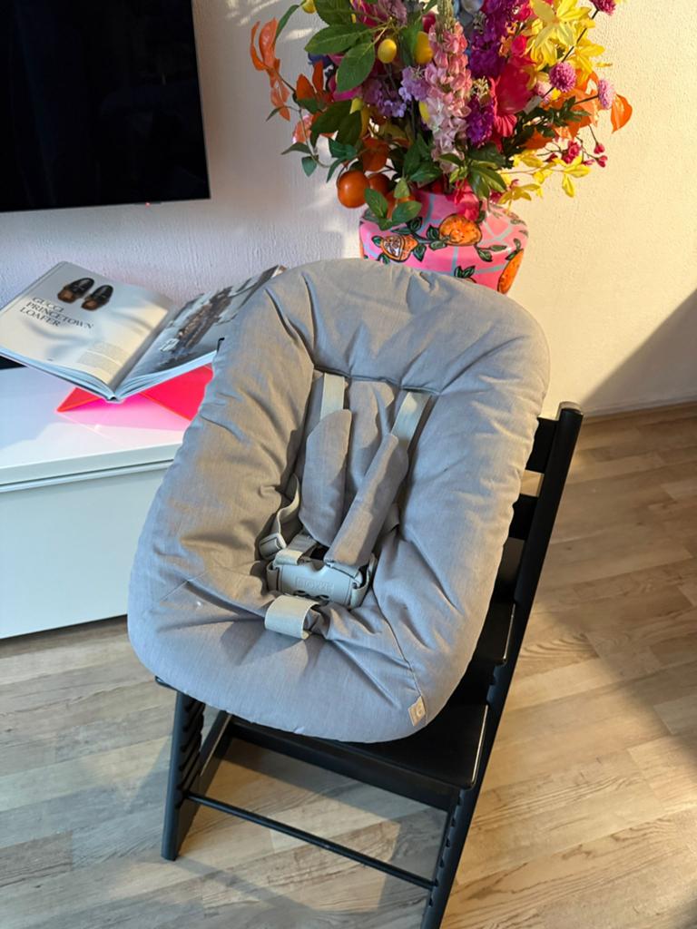Stokke tripp trapp zwart newbornset triptrap kinderstoel, Ophalen, Zo goed als nieuw, Meegroeistoel, Gordel(s)