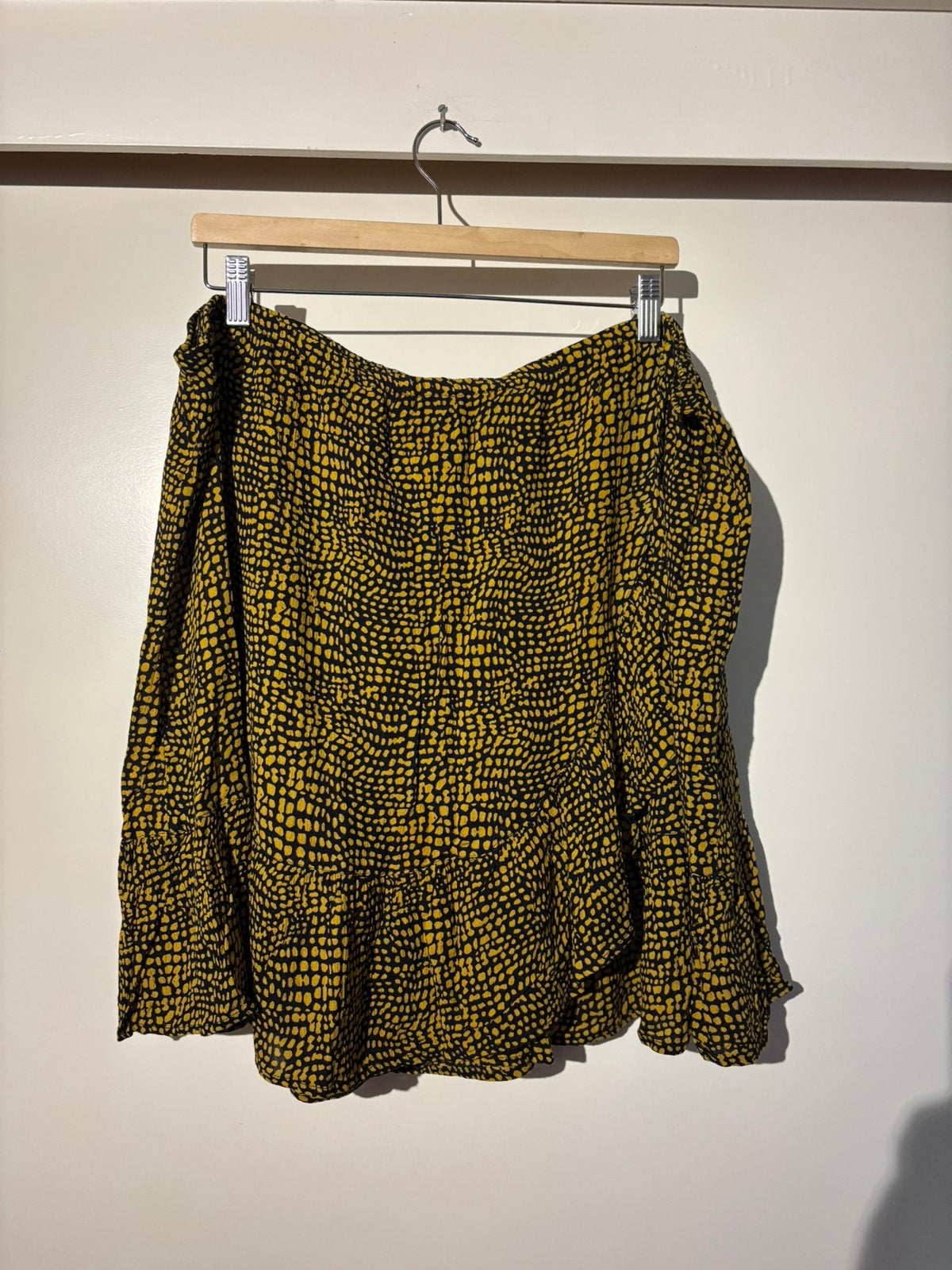 Zwart/gele rok maat 52 €2,00 koopje!!, Kleding | Dames, Ophalen of Verzenden, Zo goed als nieuw, Zwart, Rok