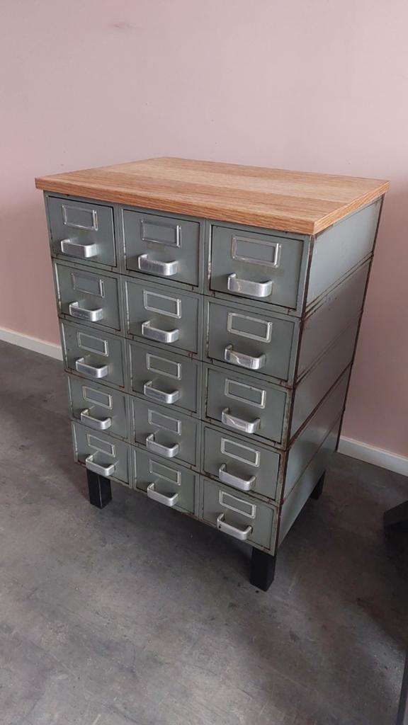 Vintage metalen ladekast met houten blad, Ophalen of Verzenden