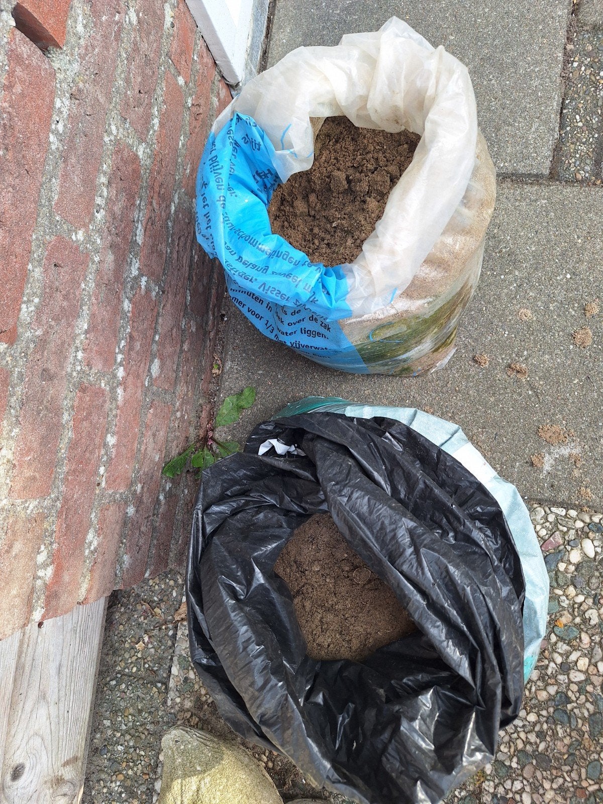 Gratis af te halen: Zand in zakken, Tuin en Terras, Zand, Ophalen, Gebruikt, Ophoogzand