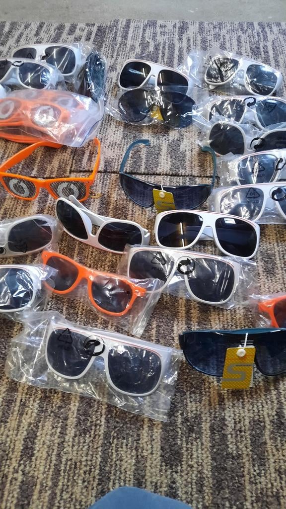 Zonnebrillen in verschillende kleuren, Ophalen of Verzenden, Overige merken