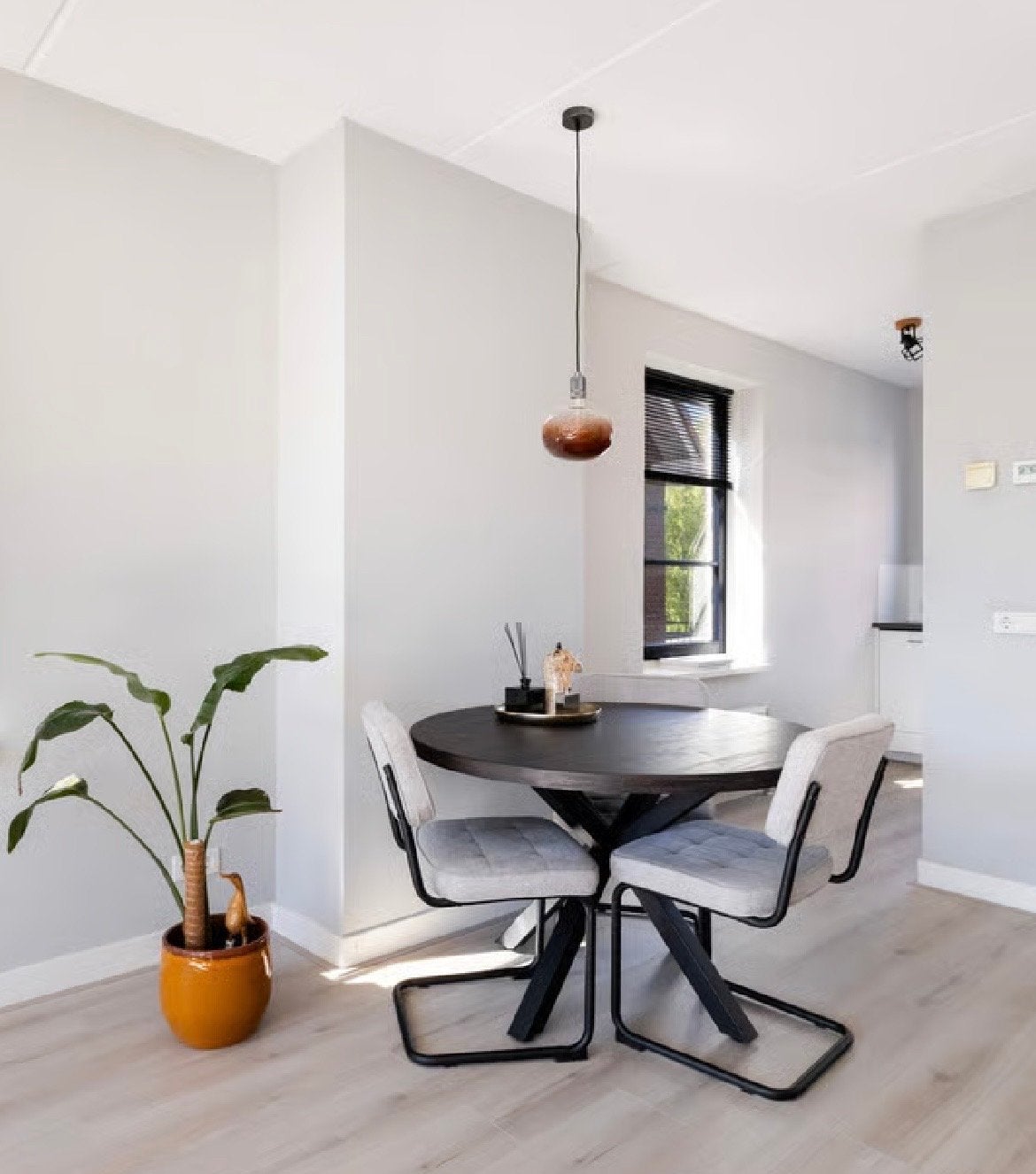 Ronde Eettafel  Ø120 cm - stalen poot, Huis en Inrichting, Tafels | Eettafels, Nieuw, 100 tot 150 cm, Vier personen, Rond, Overige materialen
