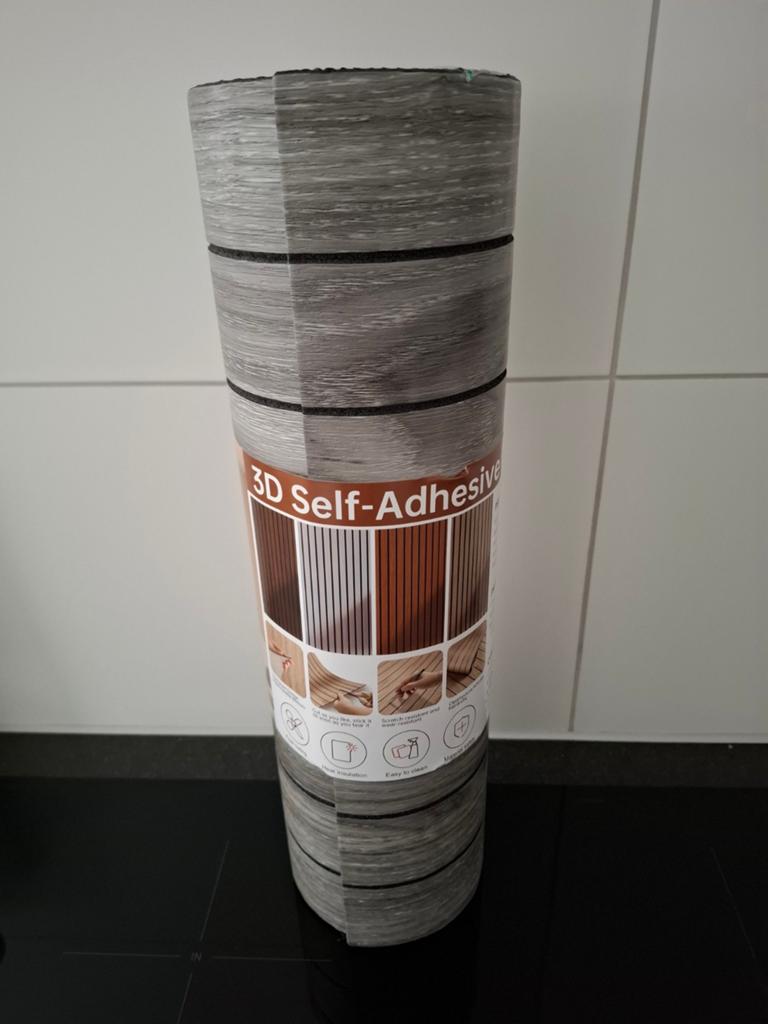 1 rol Grijze 3D Zelfklevende Schuimbehang met Houtstructuur, Ophalen of Verzenden, Minder dan 10 m², Grijs, Modern, Houtstructuur, 3D