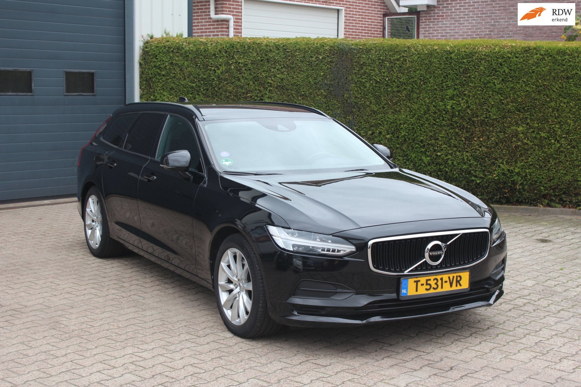 Volvo V90 2.0 T4 Kinetic Stoel/Stuur verwarming, trekhaak, Euro 6, 1969 cc, 14 km/l, 93 €/maand