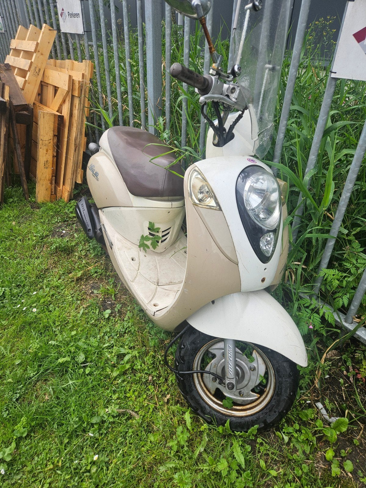 Sym scooter geel kenteken, Fietsen en Brommers, Ophalen, Gebruikt, Benzine, Overige modellen