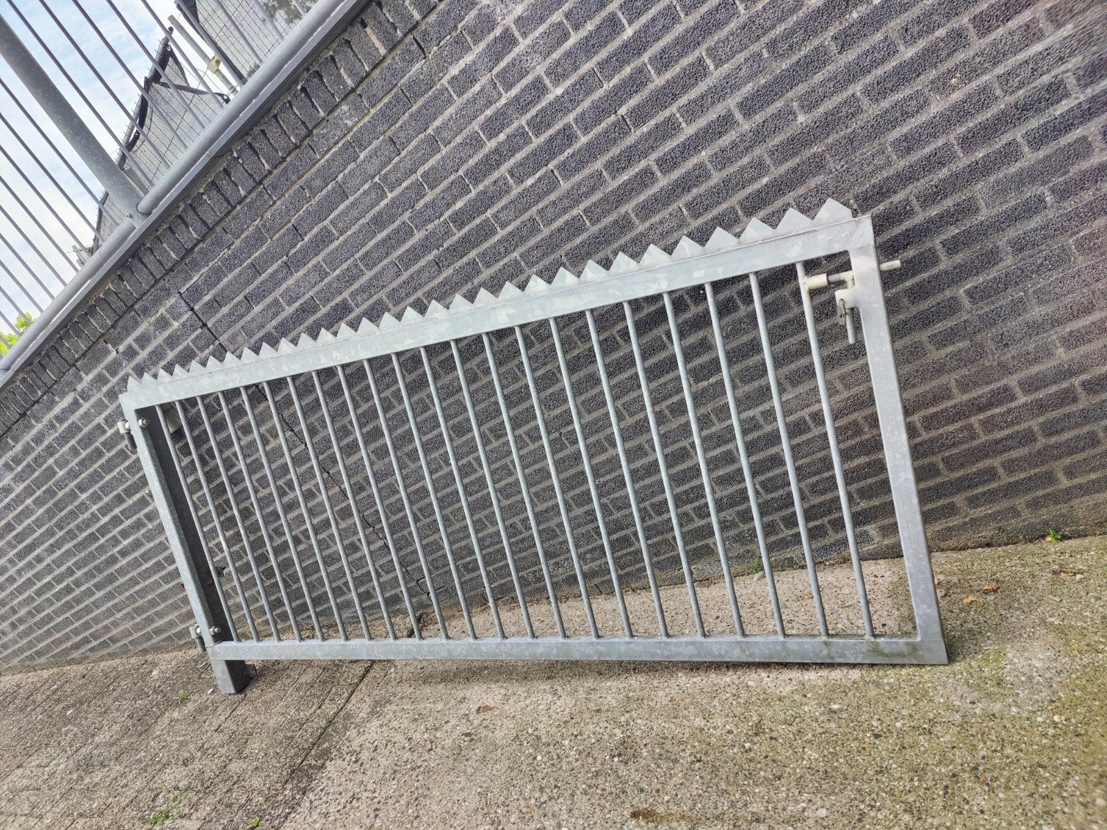 Stevig ijzeren hekwerk met poort - Gebruikt, Ophalen, Met poort, Gebruikt, Spijlenhekwerk