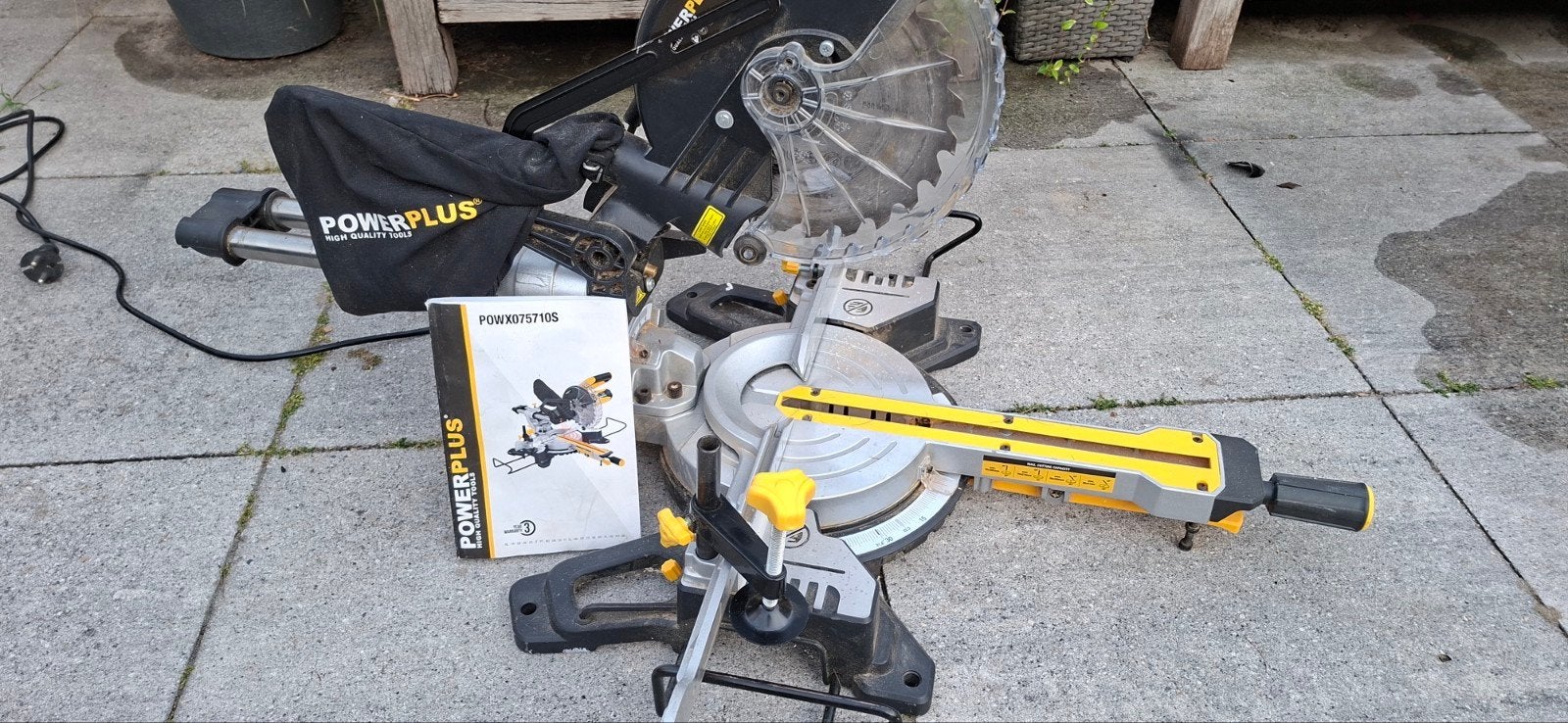 Afkortzaag Powerplus POWX075710S, Ophalen, 70 mm of meer, Zo goed als nieuw, Powerplus