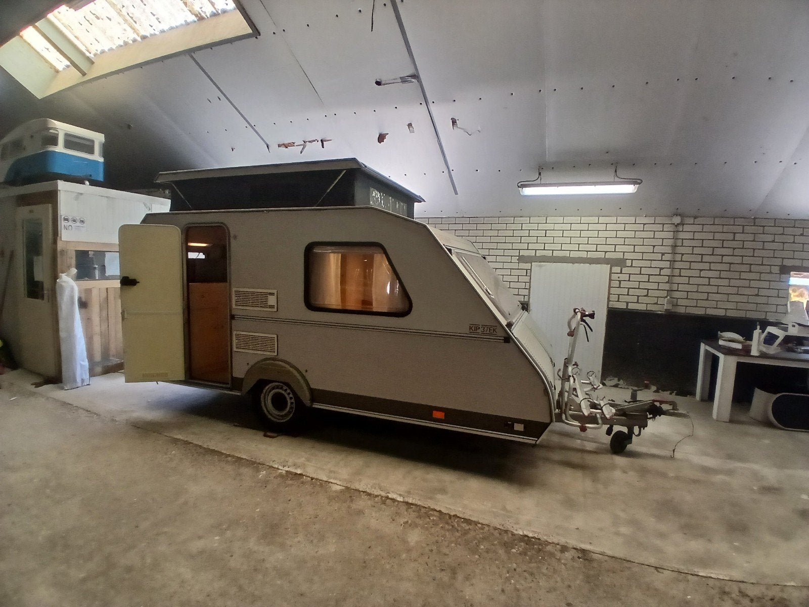 Kip compact 37 EK in super staat, Standaardzit, Kip, Tot en met 2, Bedrijf
