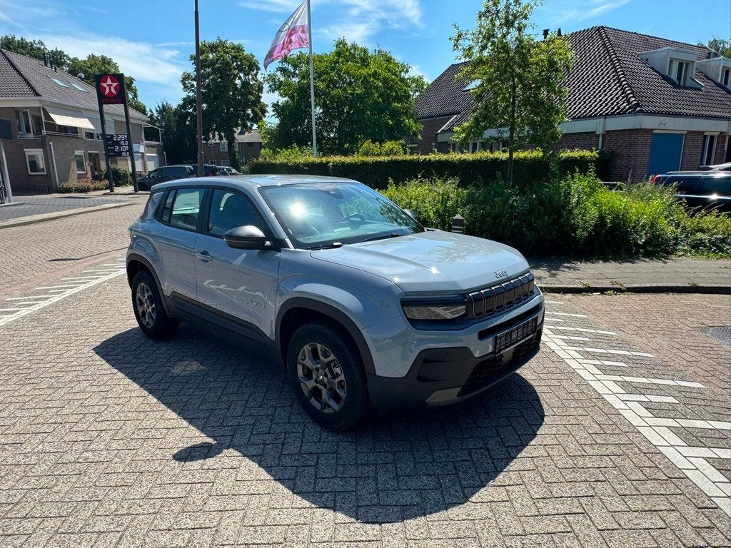 Jeep Avenger 1.2 e-Hybrid Longitude, Auto's, Gebruikt, Zwart, Bedrijf, Hybride Elektrisch/Benzine