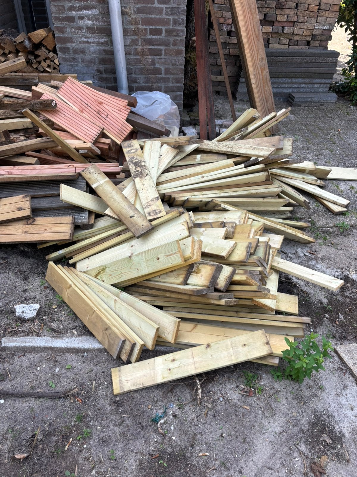 Resthout vlonderplanken en stuttingplanken, Ophalen, Minder dan 25 mm, Pallet, Minder dan 200 cm