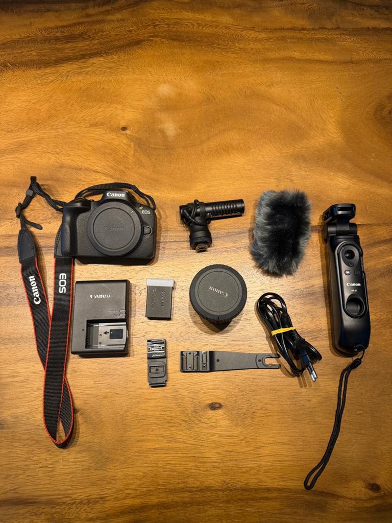 Canon R50 contentcreators Kit, Audio, Tv en Foto, Fotocamera's Digitaal, Ophalen, Zo goed als nieuw, Canon, Geen optische zoom