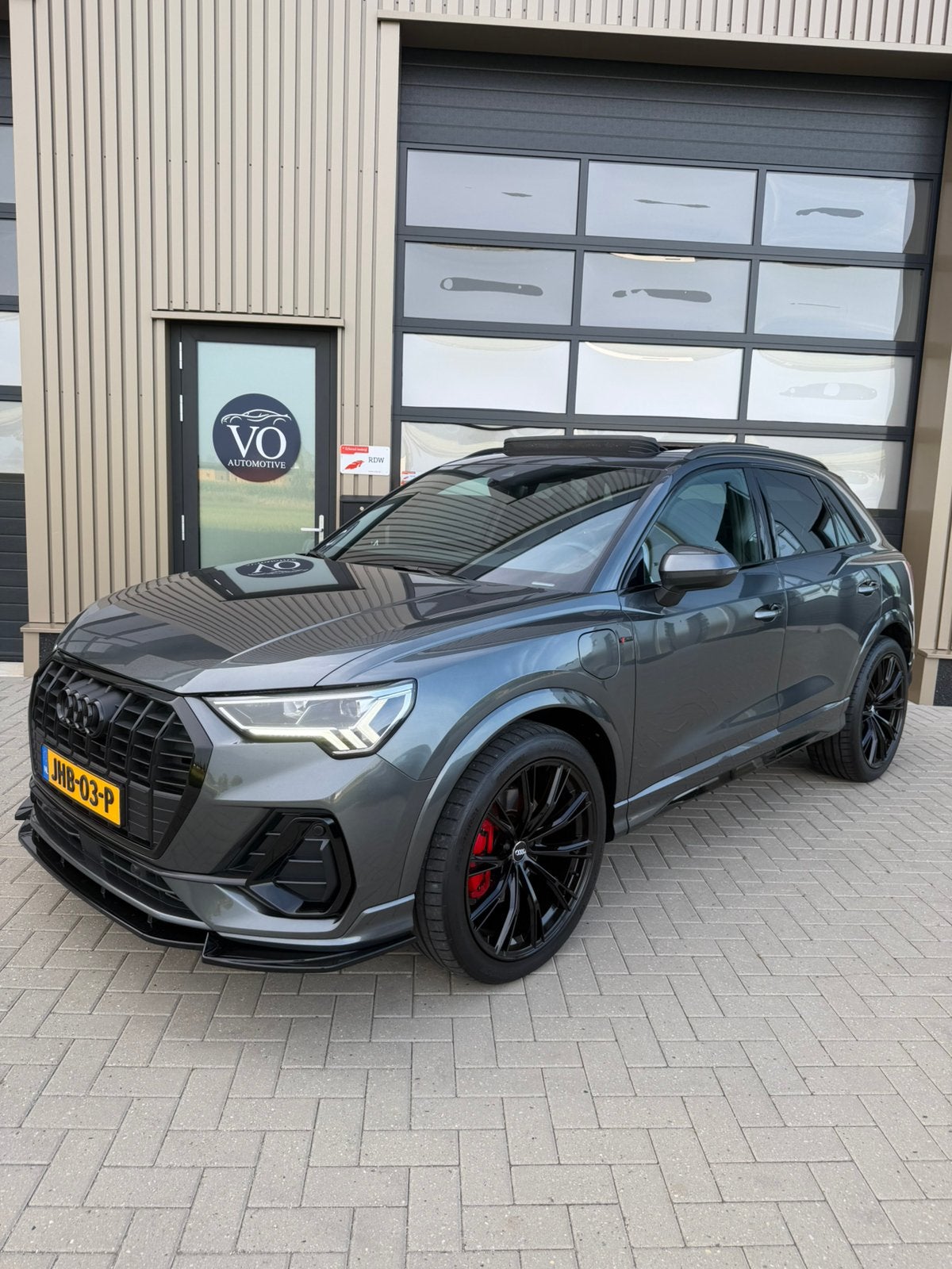 Audi Q3 45 TFSI-e 245pk S-line 2022 Grijs Pano RS Sonos Ahk, Auto's, Zwart, 1715 kg, Parkeerassistent, Hybride Elektrisch/Benzine