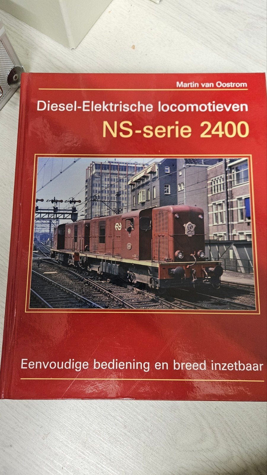 Boek: Diesel-Elektrische locomotieven NS-serie 2400, Verzenden